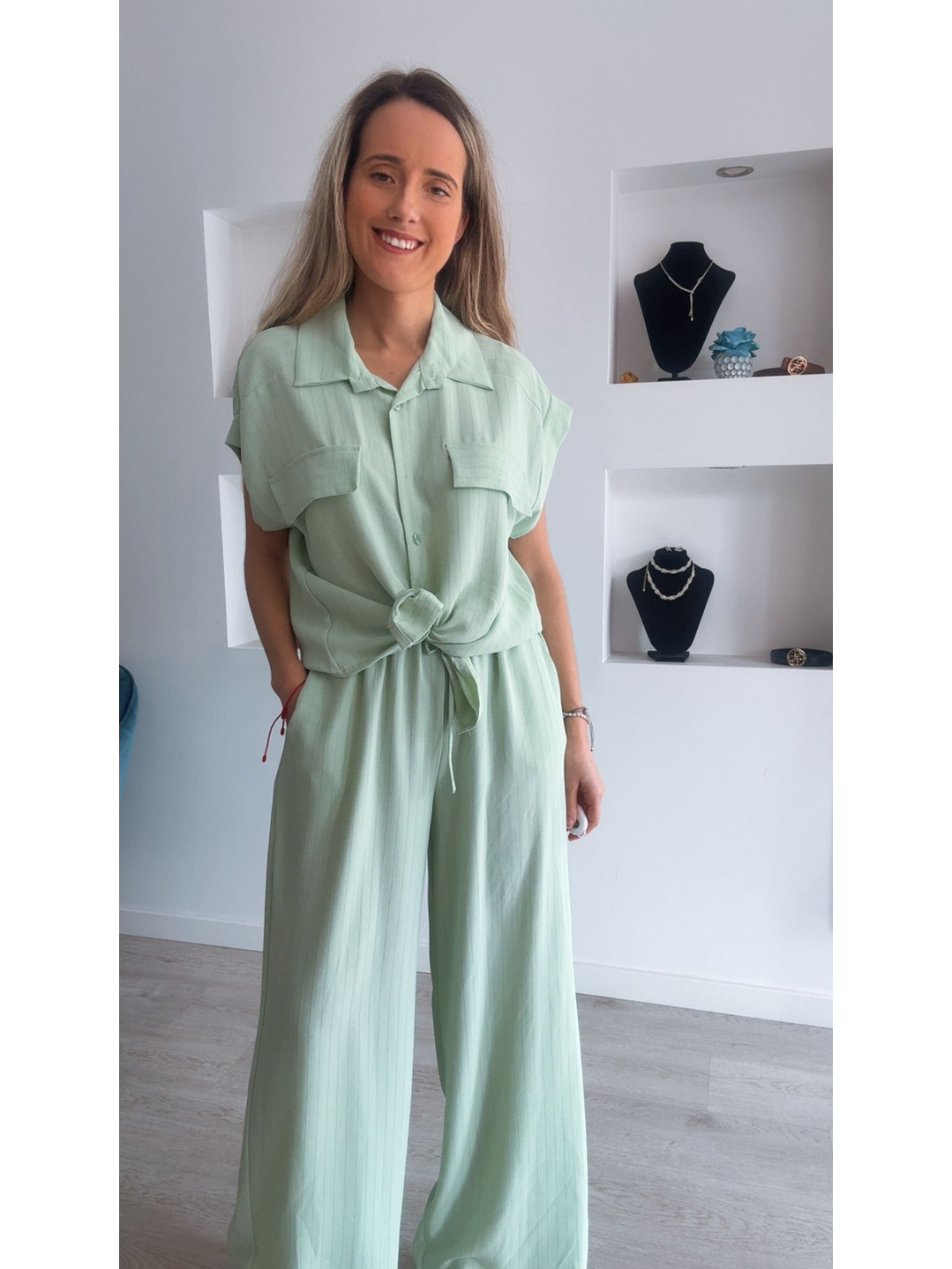 Conjunto calça e camisa com detalhe de nó - TU 11