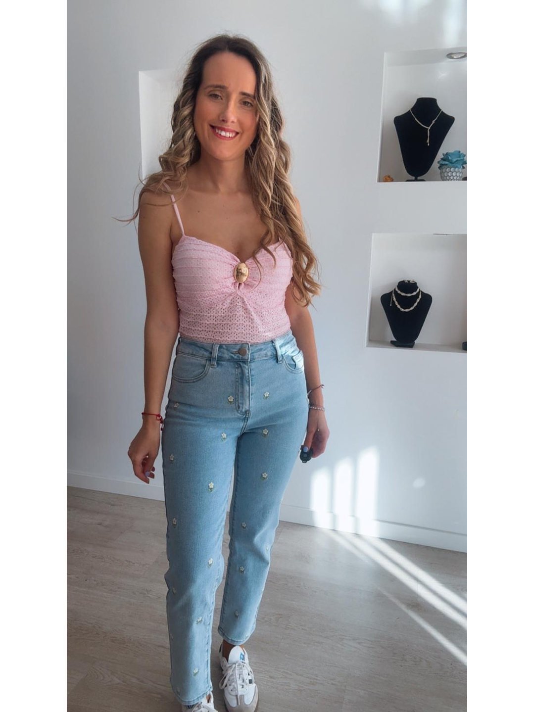 Body de alça com detalhe em peça dourada 1