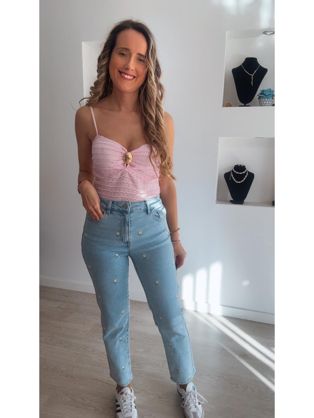 Body de alça com detalhe em peça dourada 4