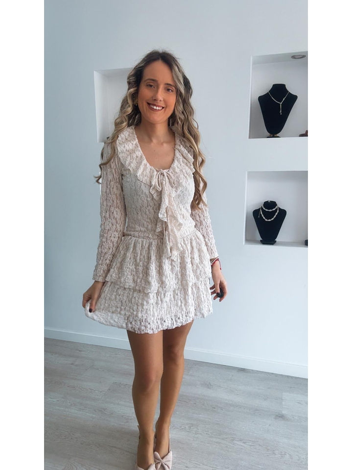 Vestido de folhos em renda - TU 1