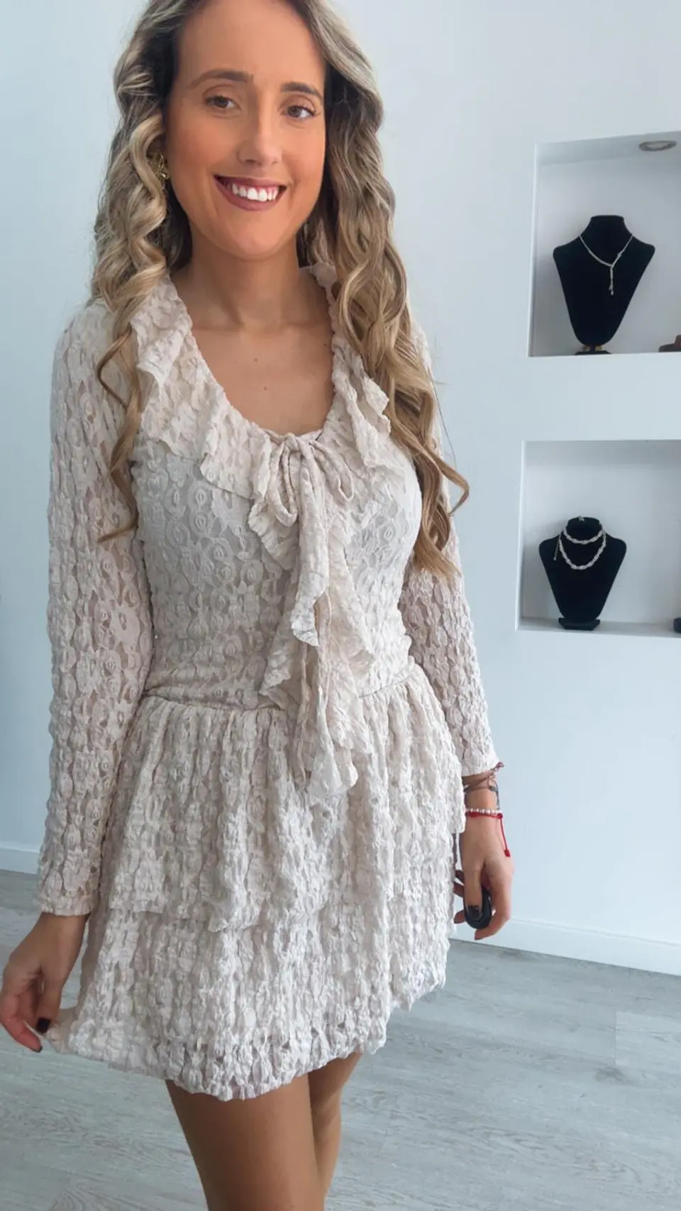 Vestido de folhos em renda - TU 3