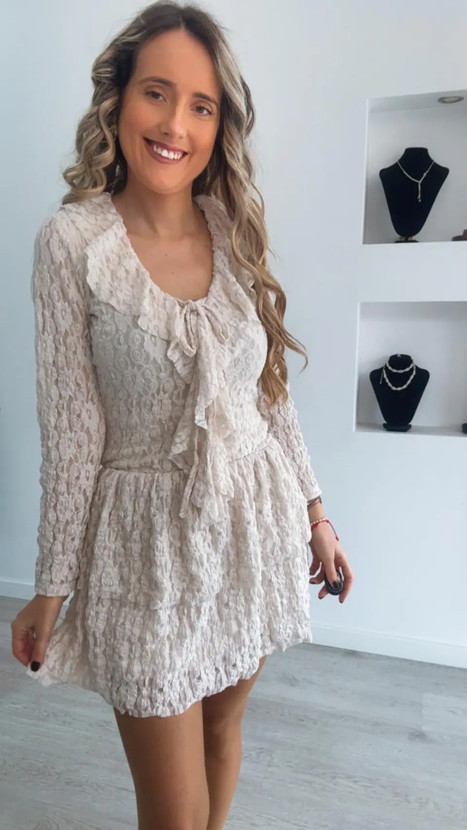 Vestido de folhos em renda - TU 5