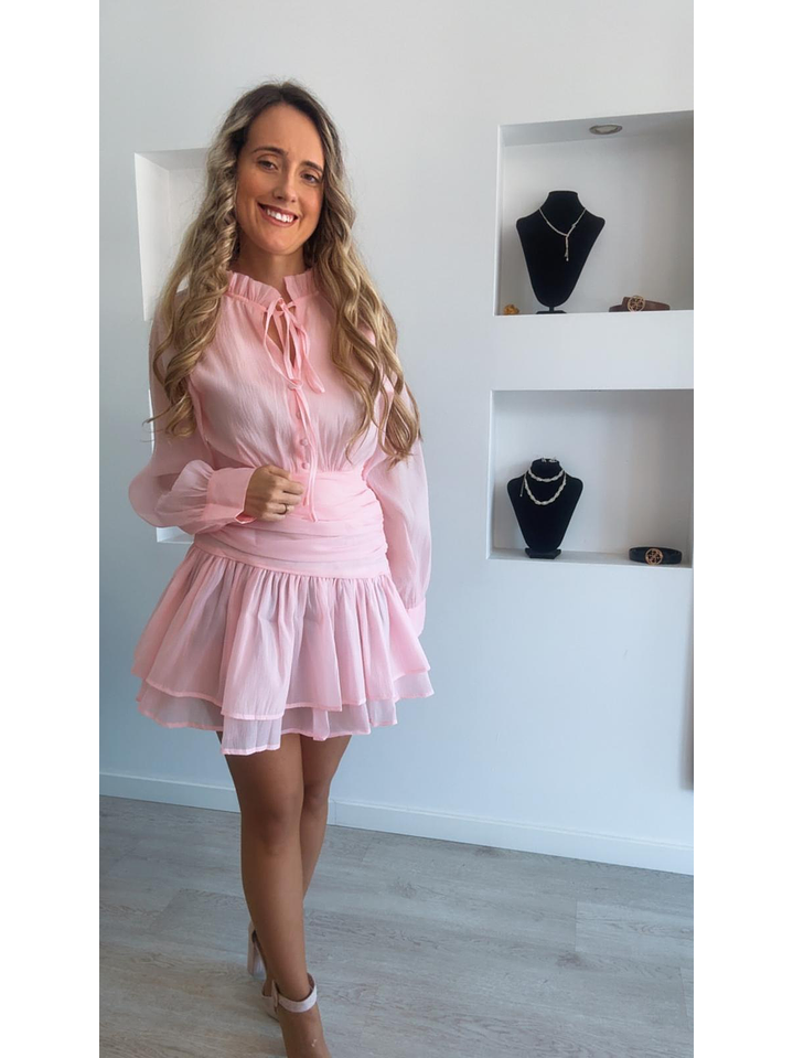 Vestido rosa com folhos e detalhe na cinta 4