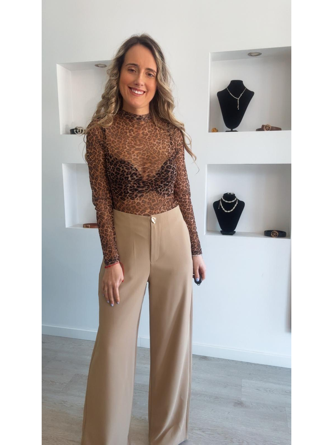 Calça camel de tecido 1