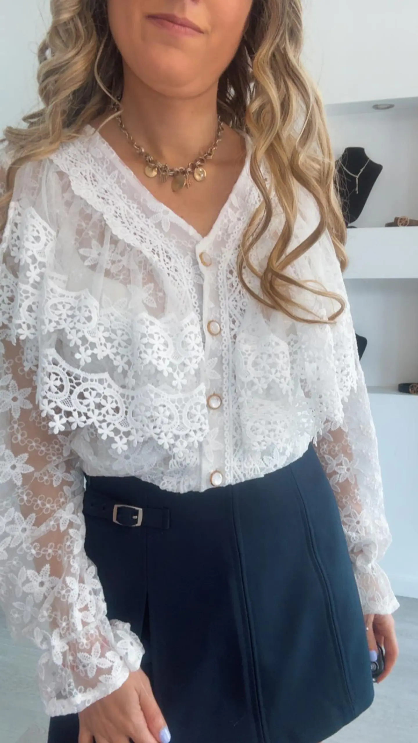 Camisa com renda e folhos - TU 4