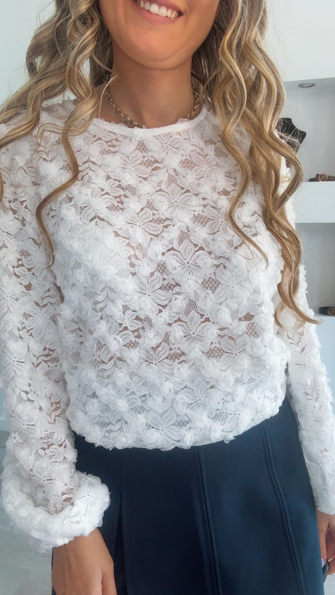 Blusa com detalhes 3D - TU