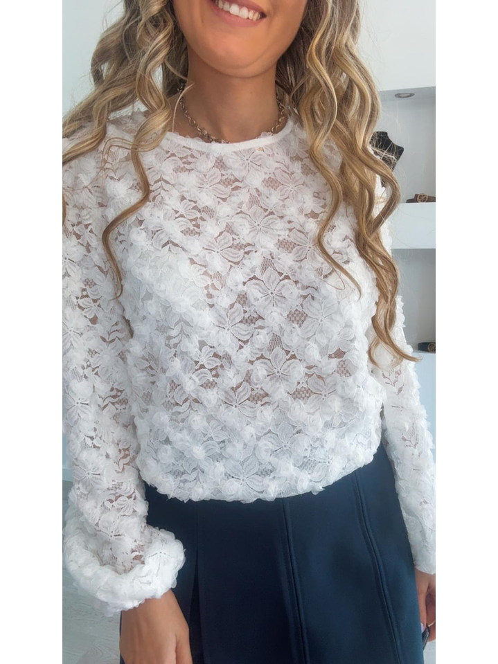 Blusa com detalhes 3D - TU 2