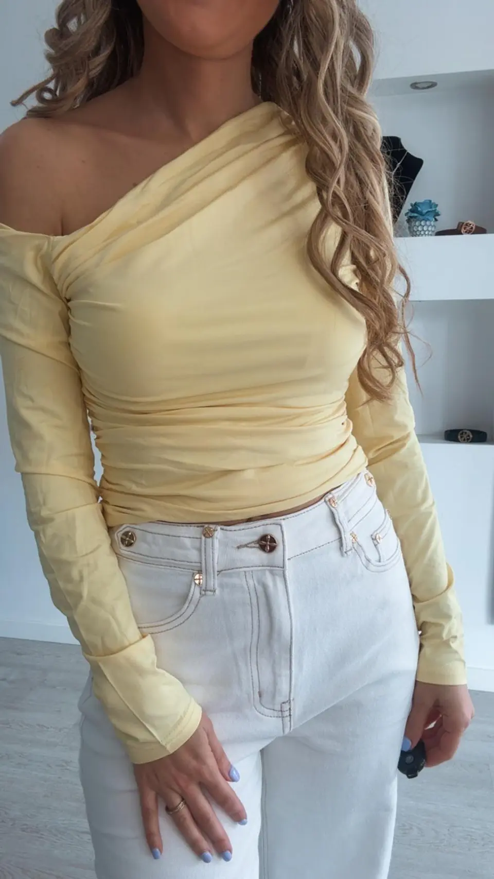 Camisola assimétrica sem ombro 7