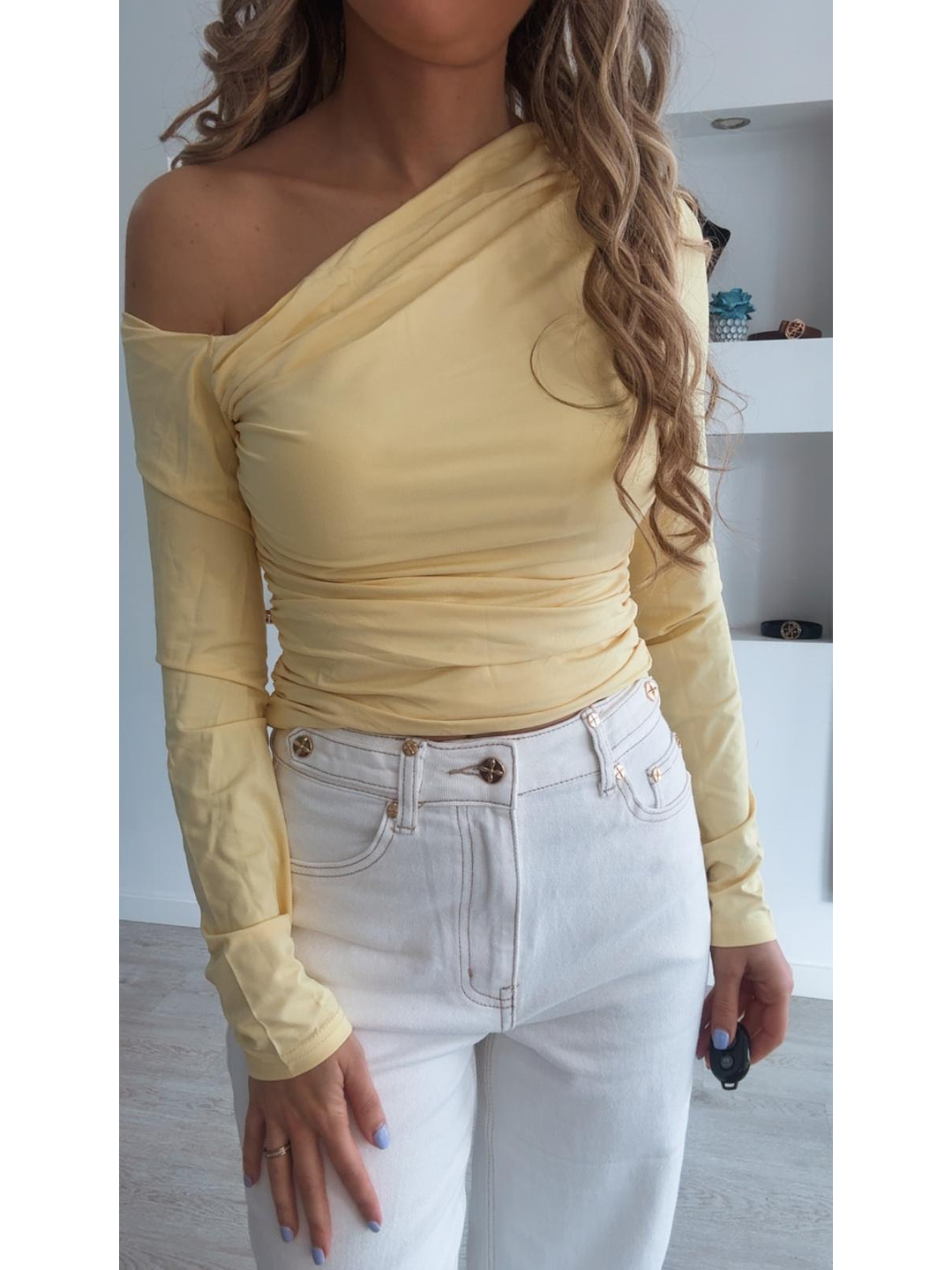 Camisola assimétrica sem ombro 8