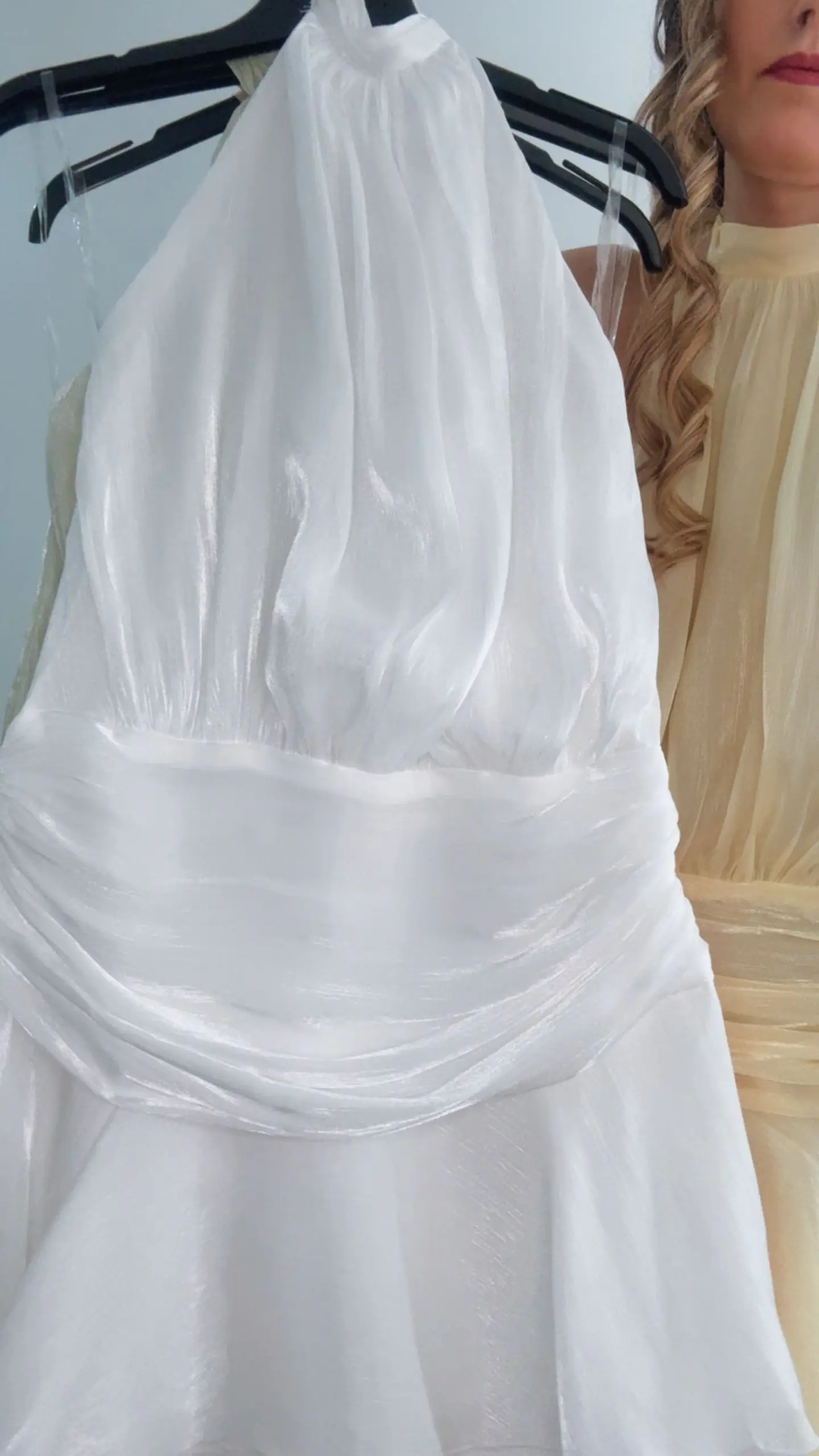 Vestido com calção interior e decote nas costas 6