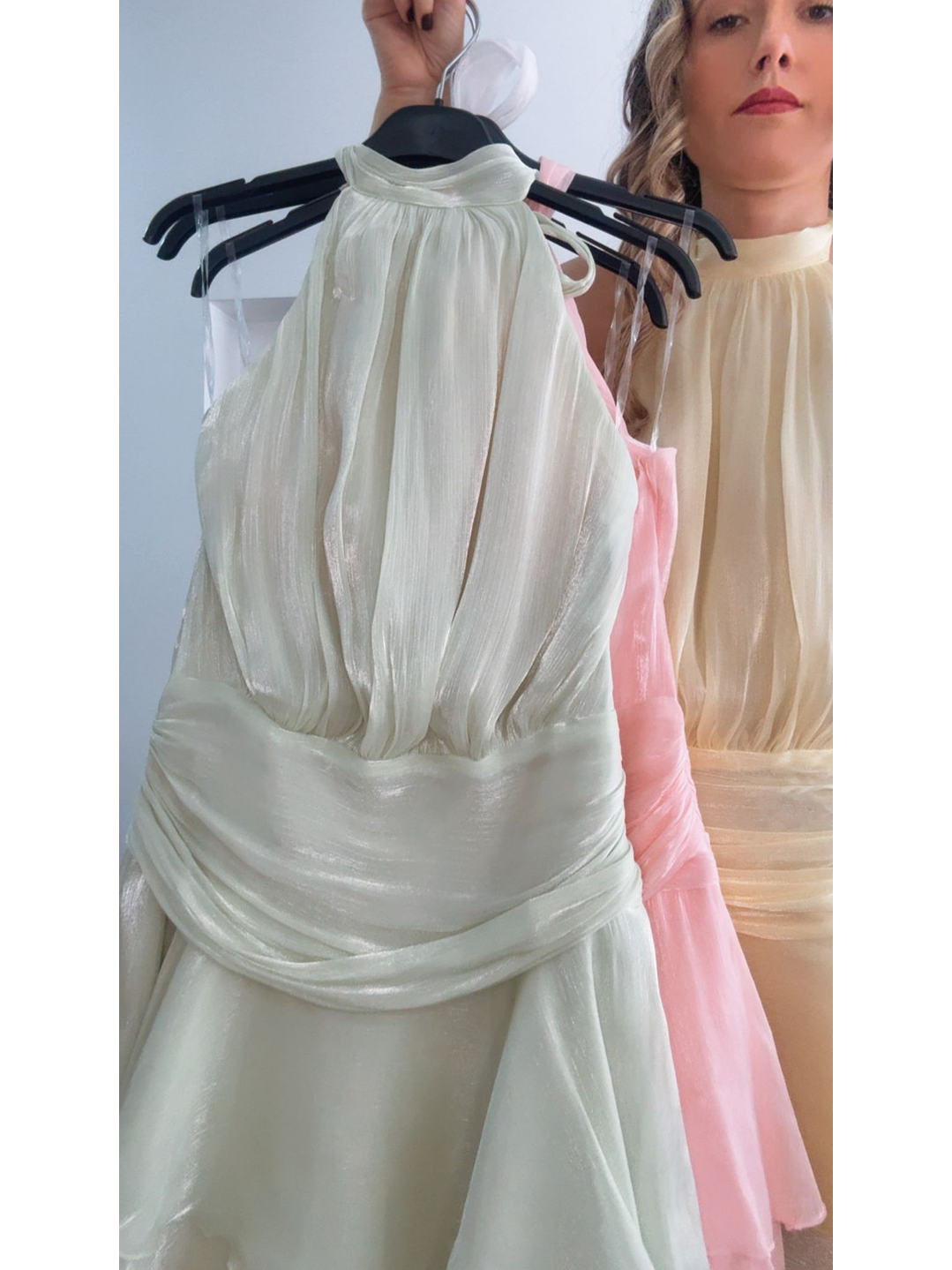 Vestido com calção interior e decote nas costas 7