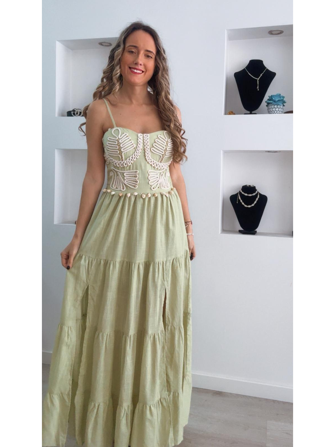 Vestido em linho com racha e conchas na cinta 7