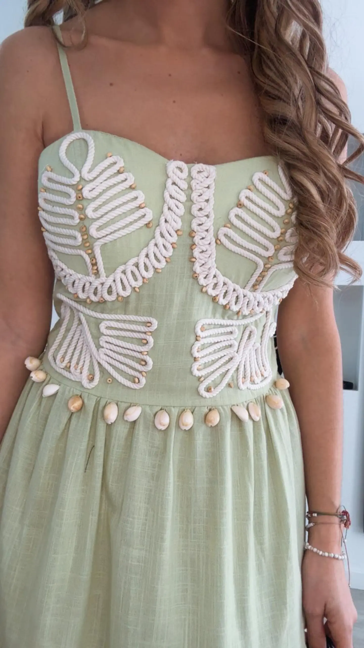 Vestido em linho com racha e conchas na cinta 3