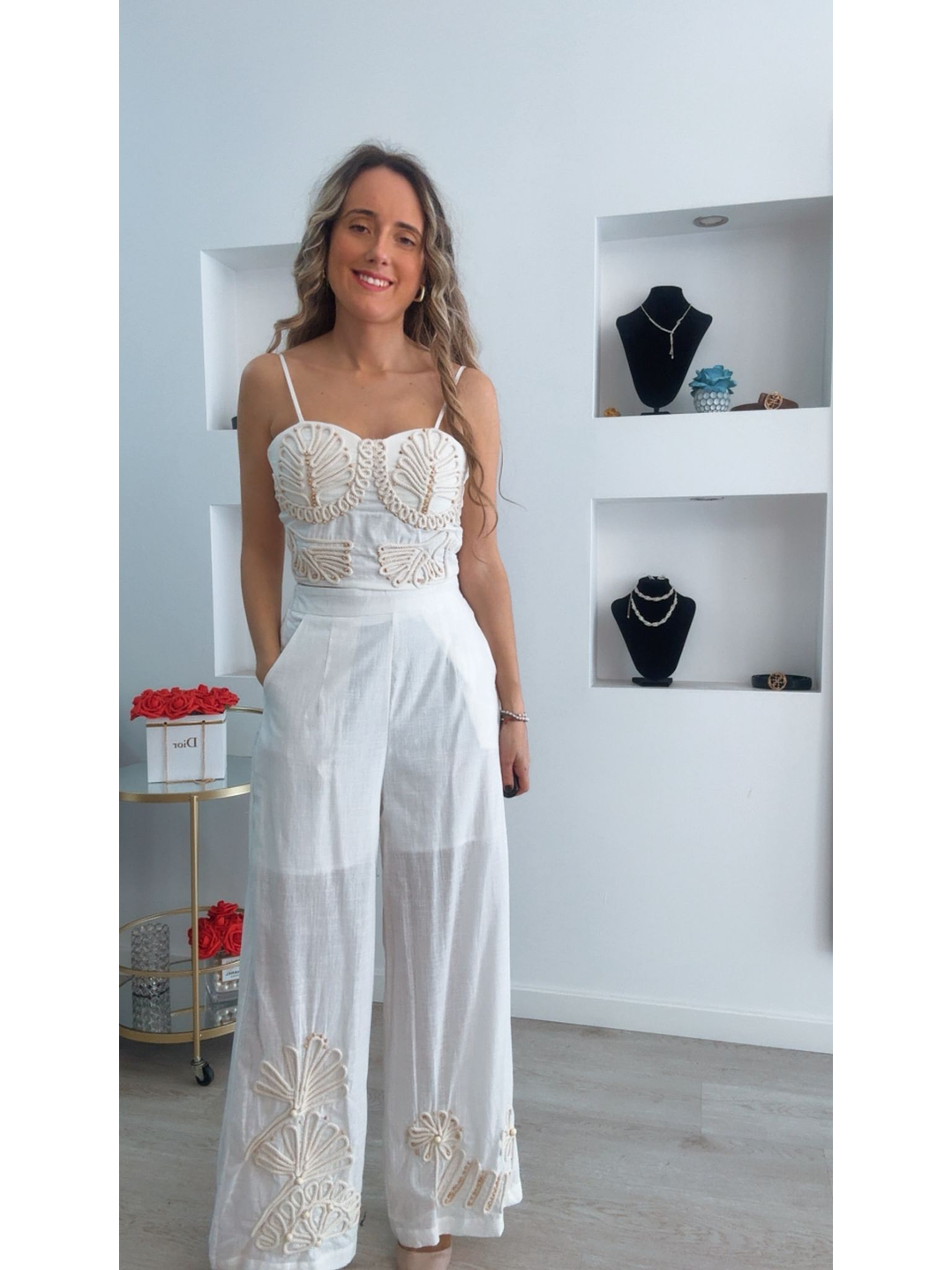 Conjunto top e calça em linho com bordados 6