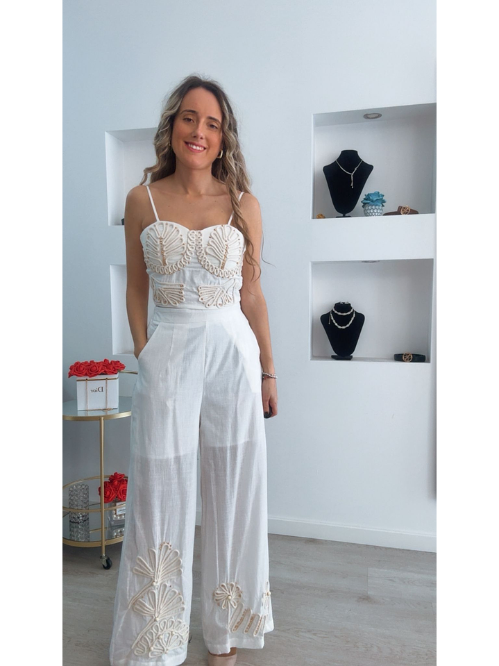 Conjunto top e calça em linho com bordados 6