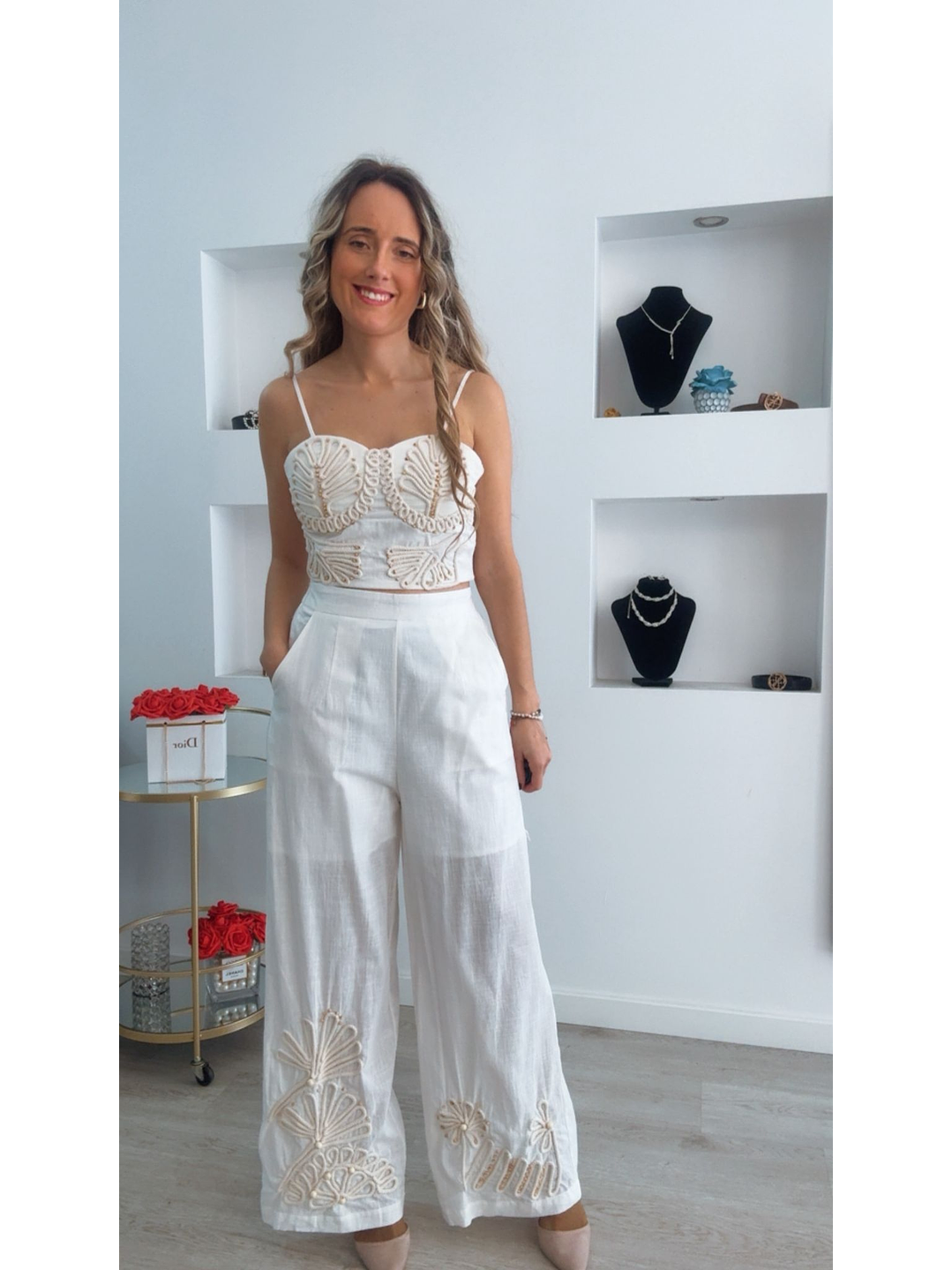 Conjunto top e calça em linho com bordados 8