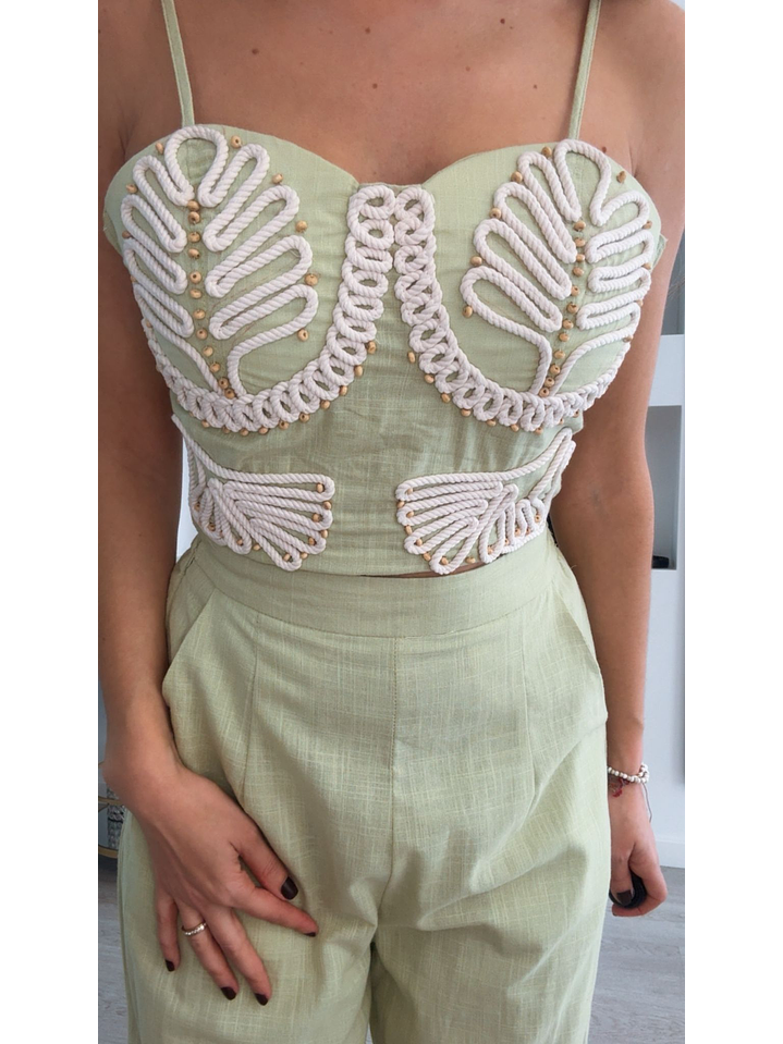 Conjunto top e calça em linho com bordados 3