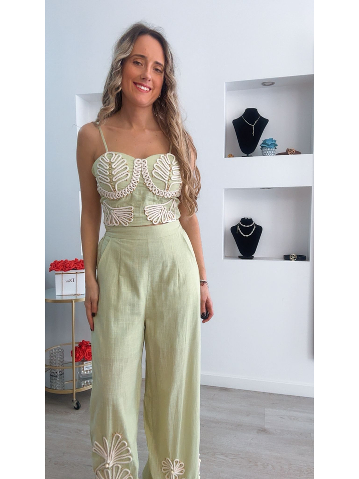 Conjunto top e calça em linho com bordados 4