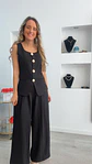 Conjunto colete e calça com detalhe de botões em forma de concha - vignette 9