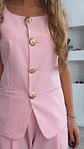 Conjunto colete e calça com detalhe de botões em forma de concha - vignette 3