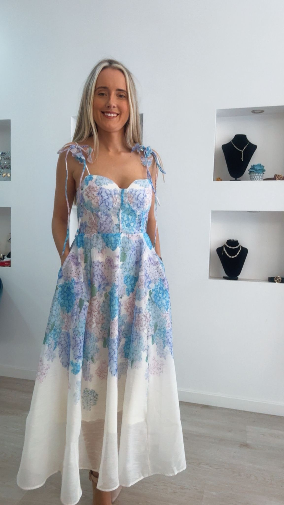 Vestido floral rodado de alça 1