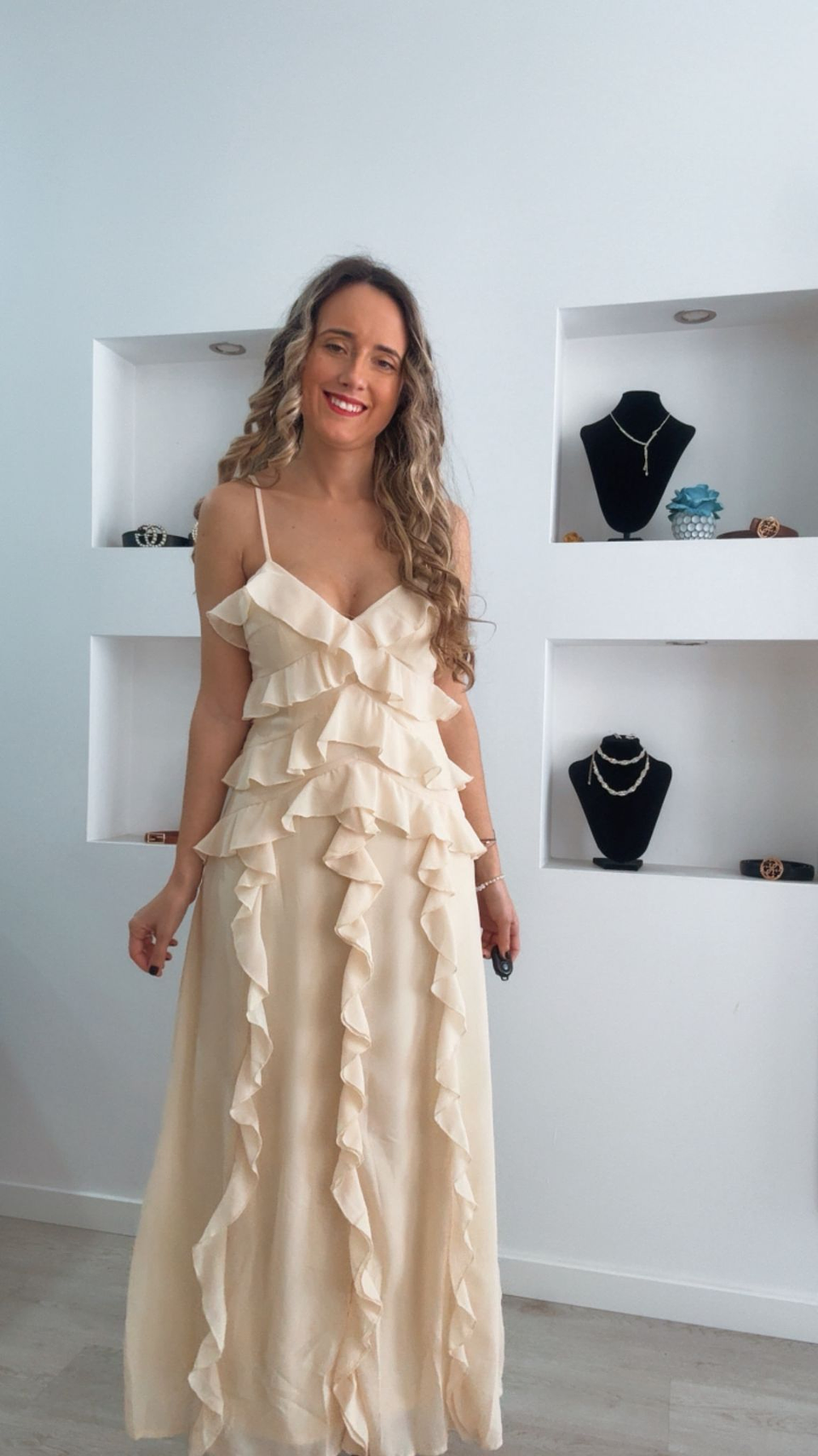 Vestido de folhos comprido 10