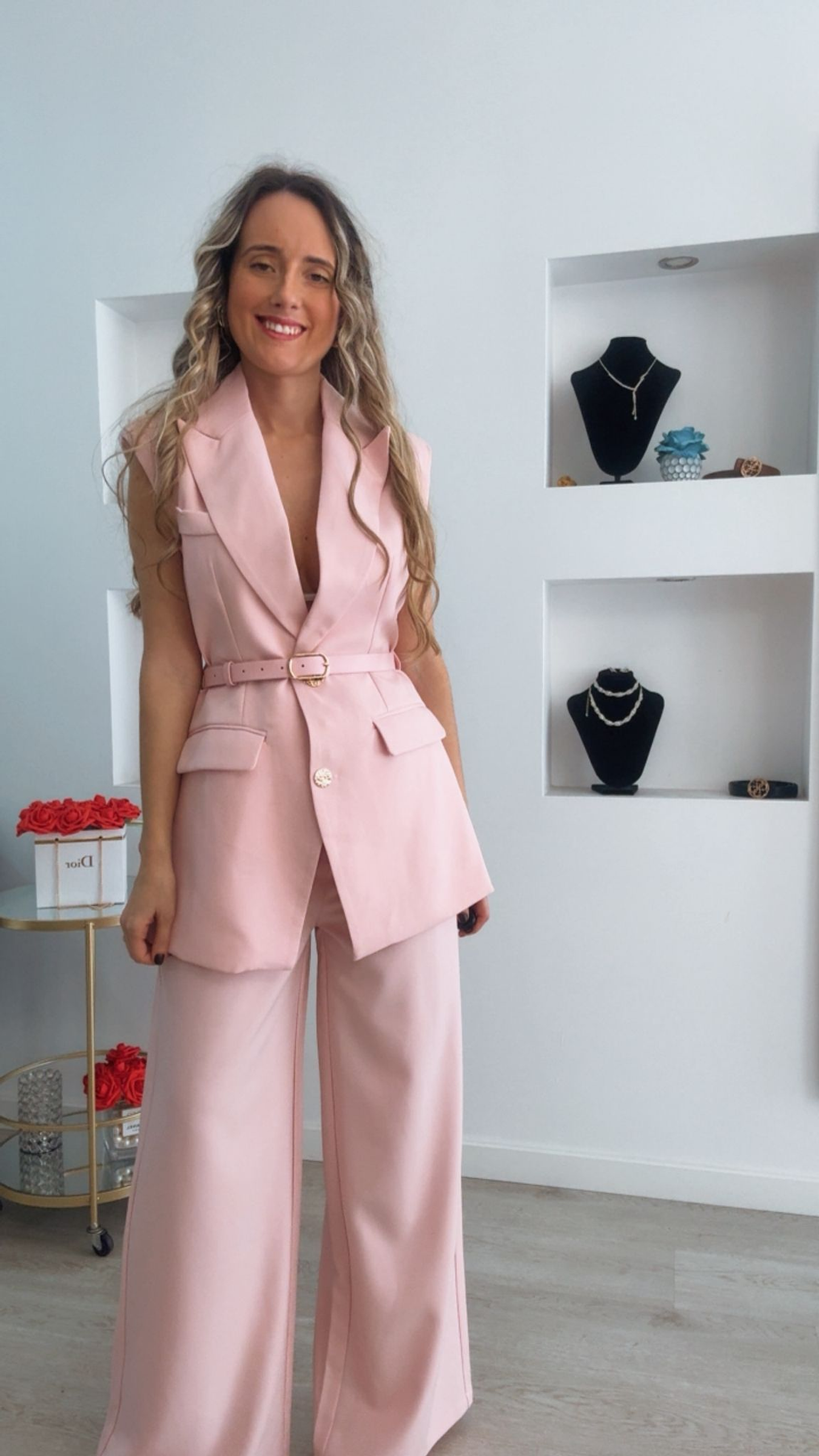 Conjunto de colete comprido e calça com cinto incluído 3