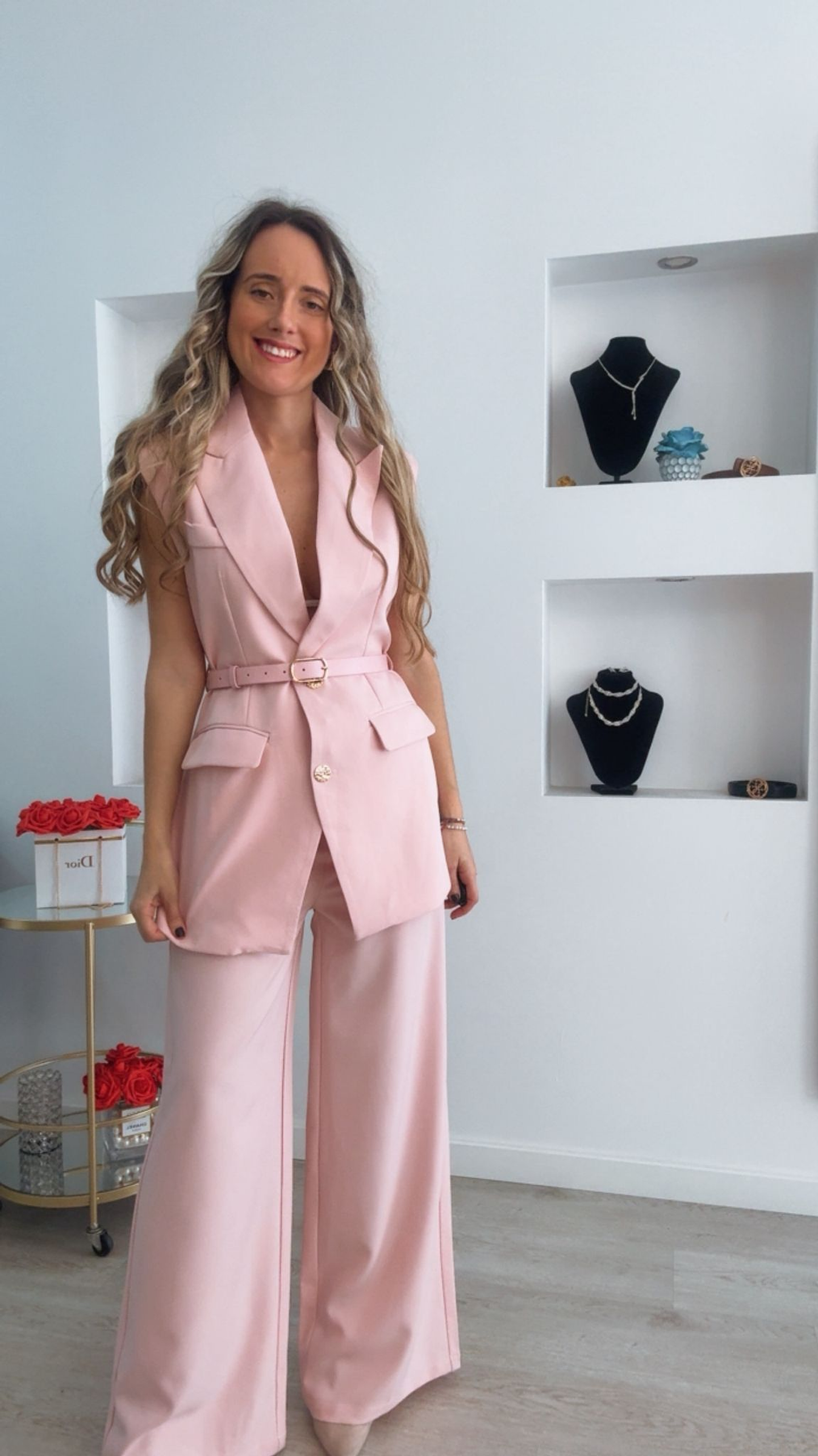 Conjunto de colete comprido e calça com cinto incluído 4