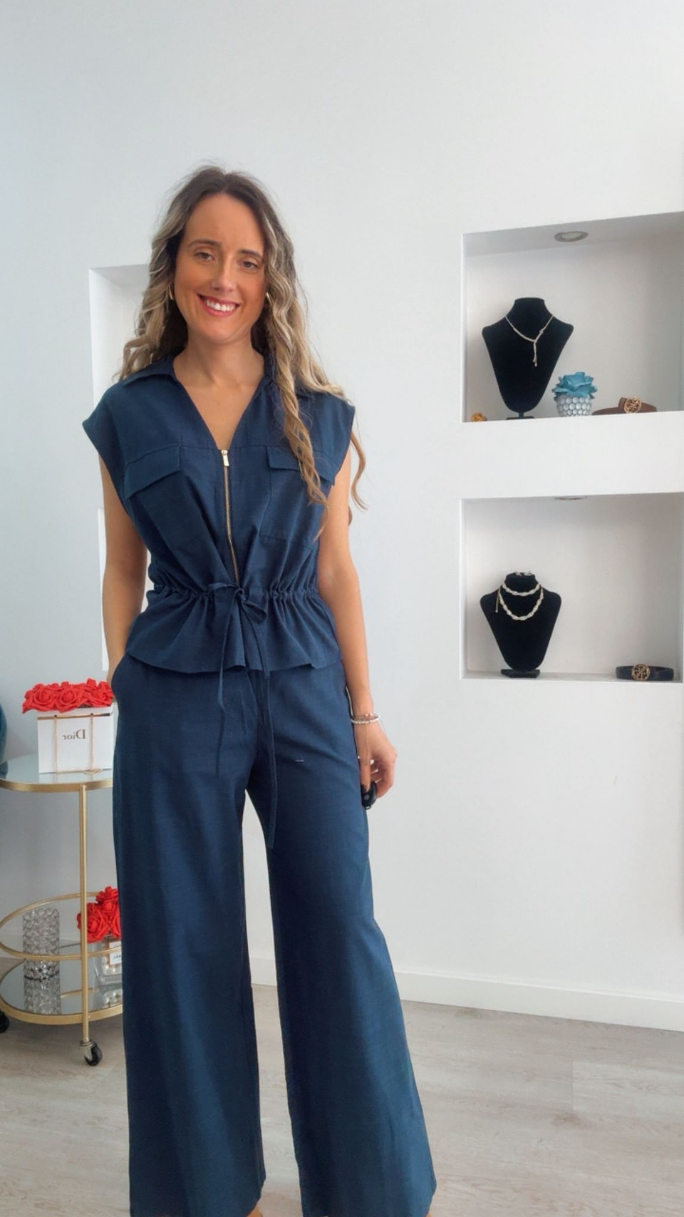 Conjunto de blusa e calça em linho, com cintura ajustável 1