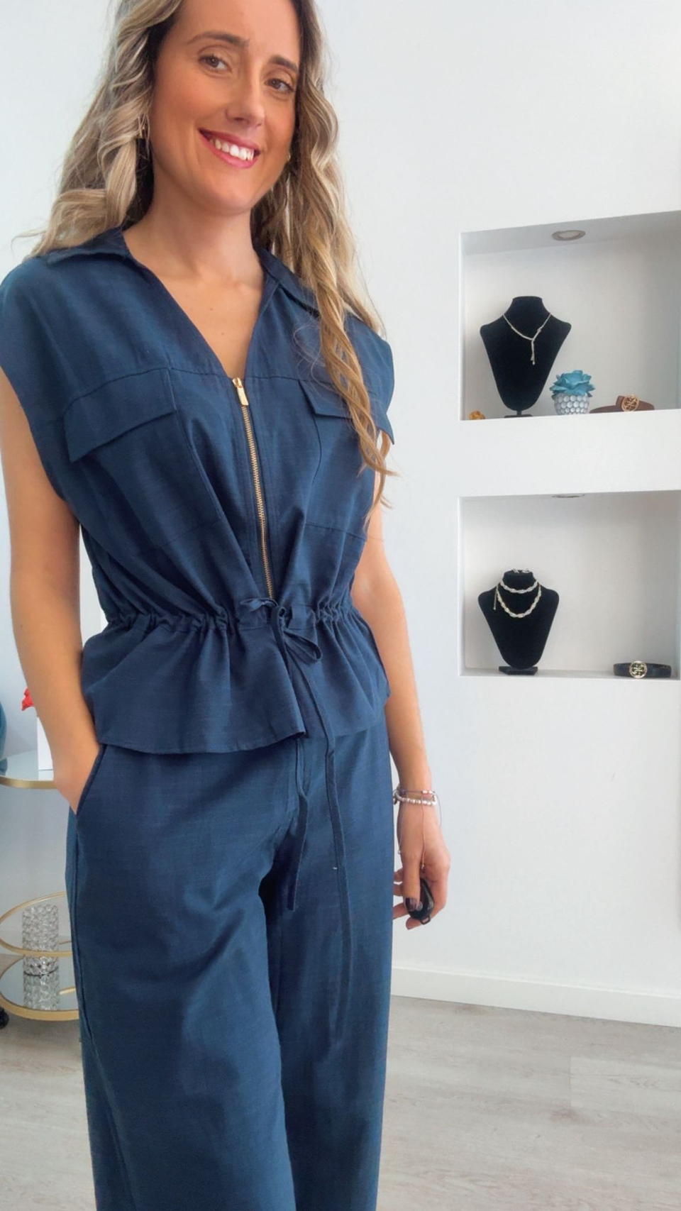 Conjunto de blusa e calça em linho, com cintura ajustável 5