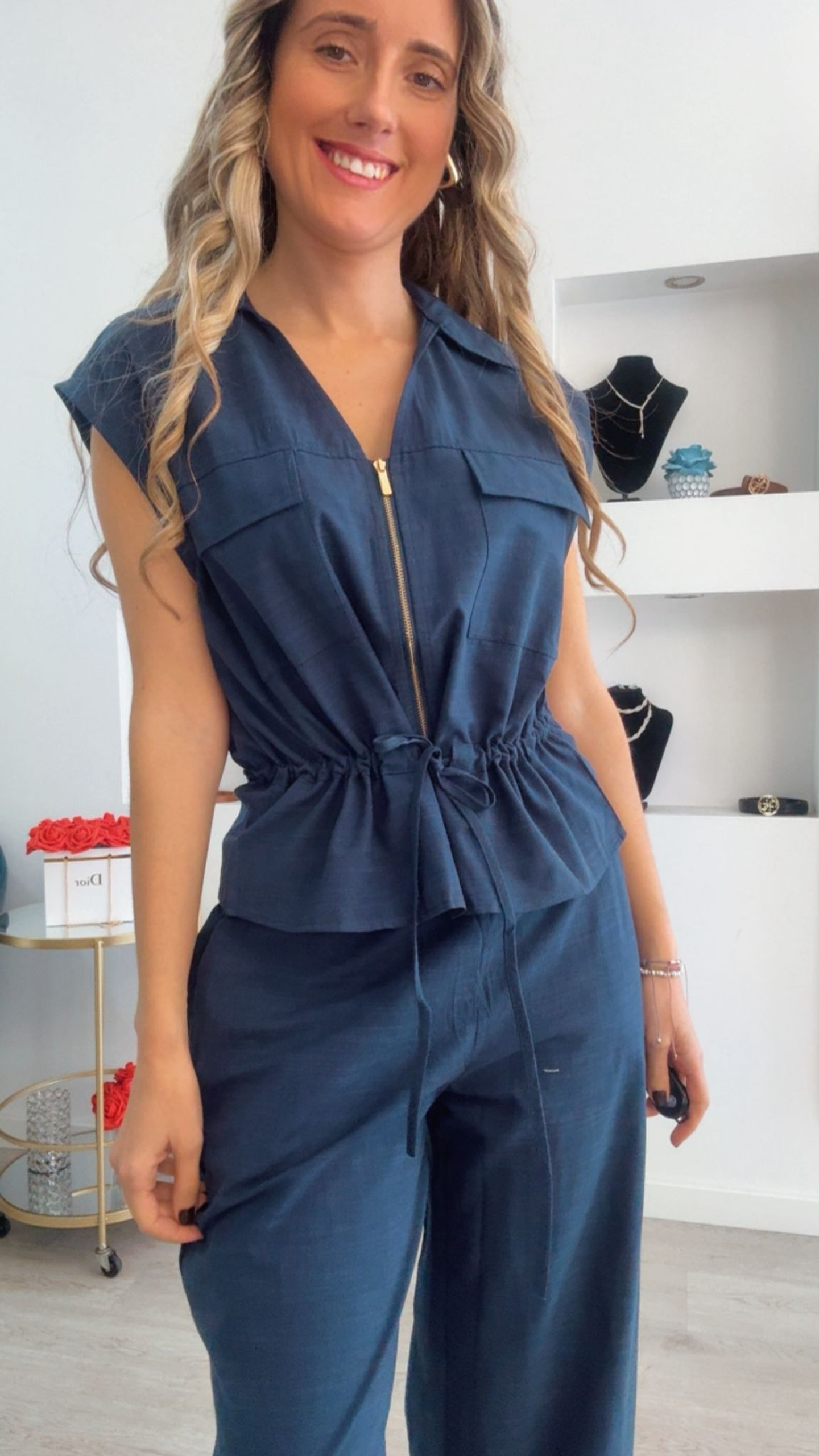 Conjunto de blusa e calça em linho, com cintura ajustável 7