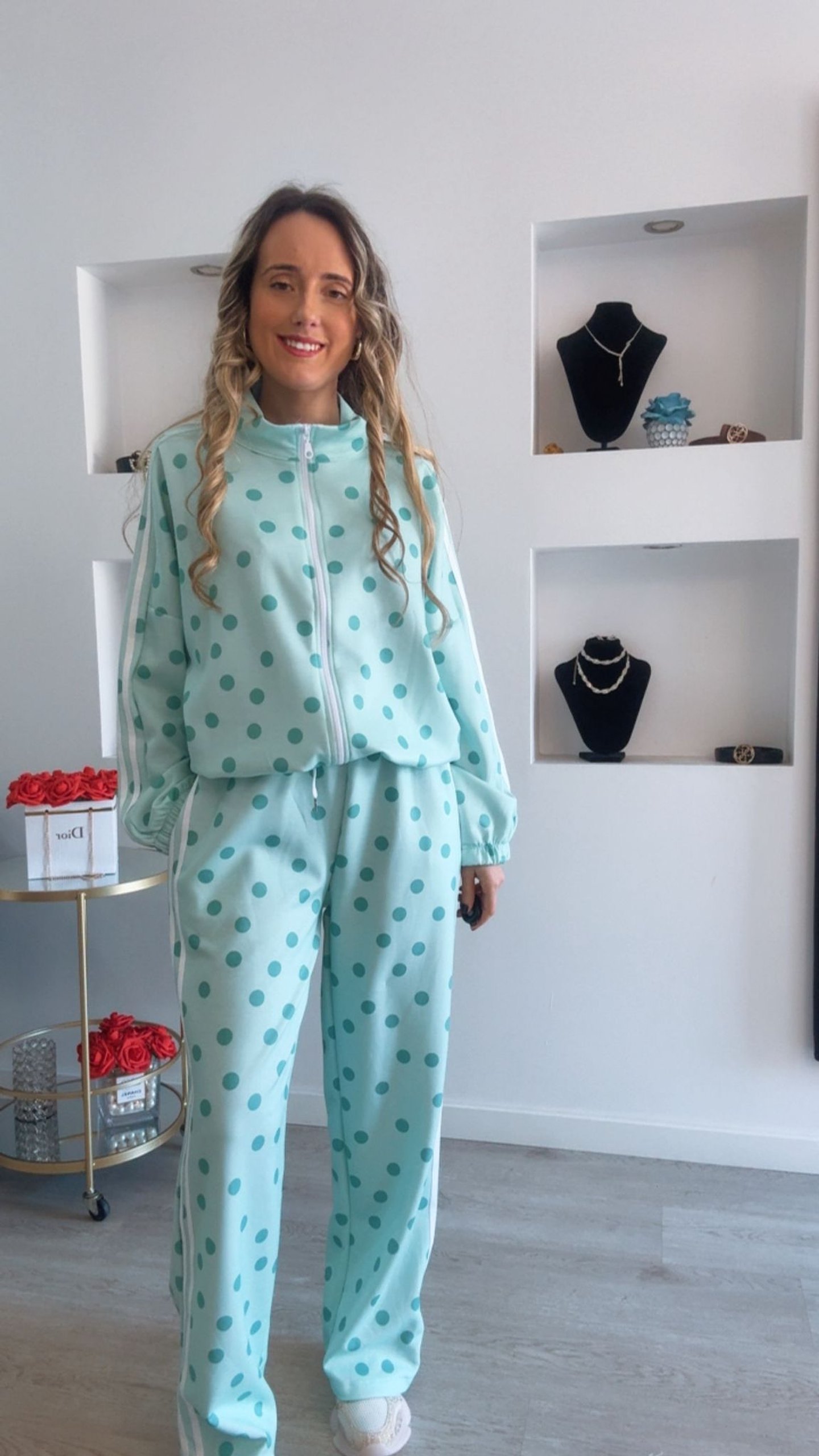 Fato de treino com riscas laterais e bolinhas - TU 14