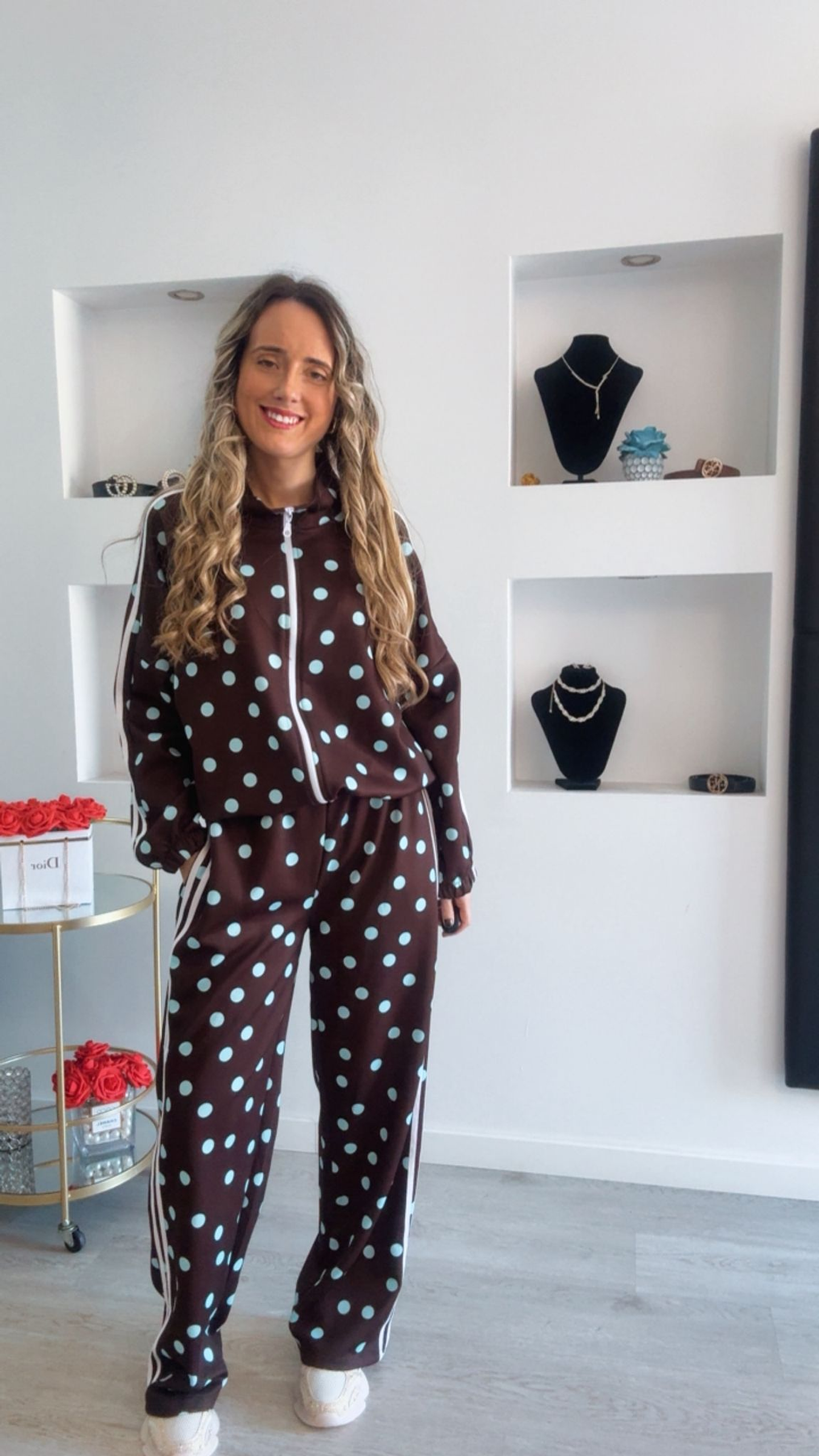 Fato de treino com riscas laterais e bolinhas - TU 9