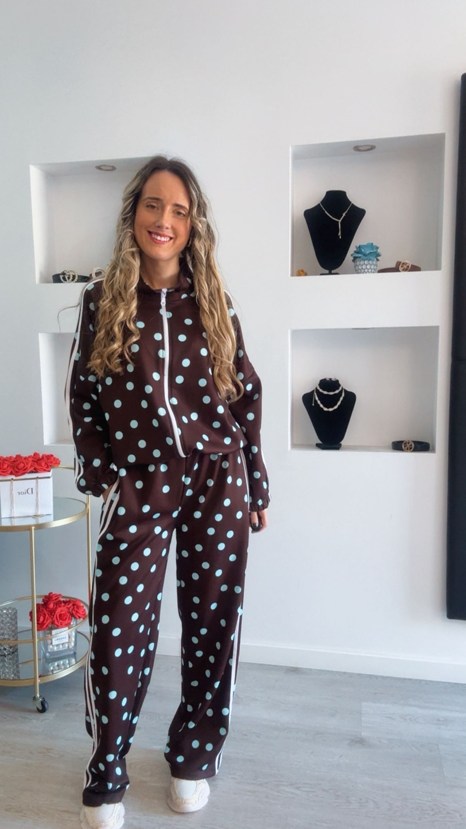 Fato de treino com riscas laterais e bolinhas - TU 9