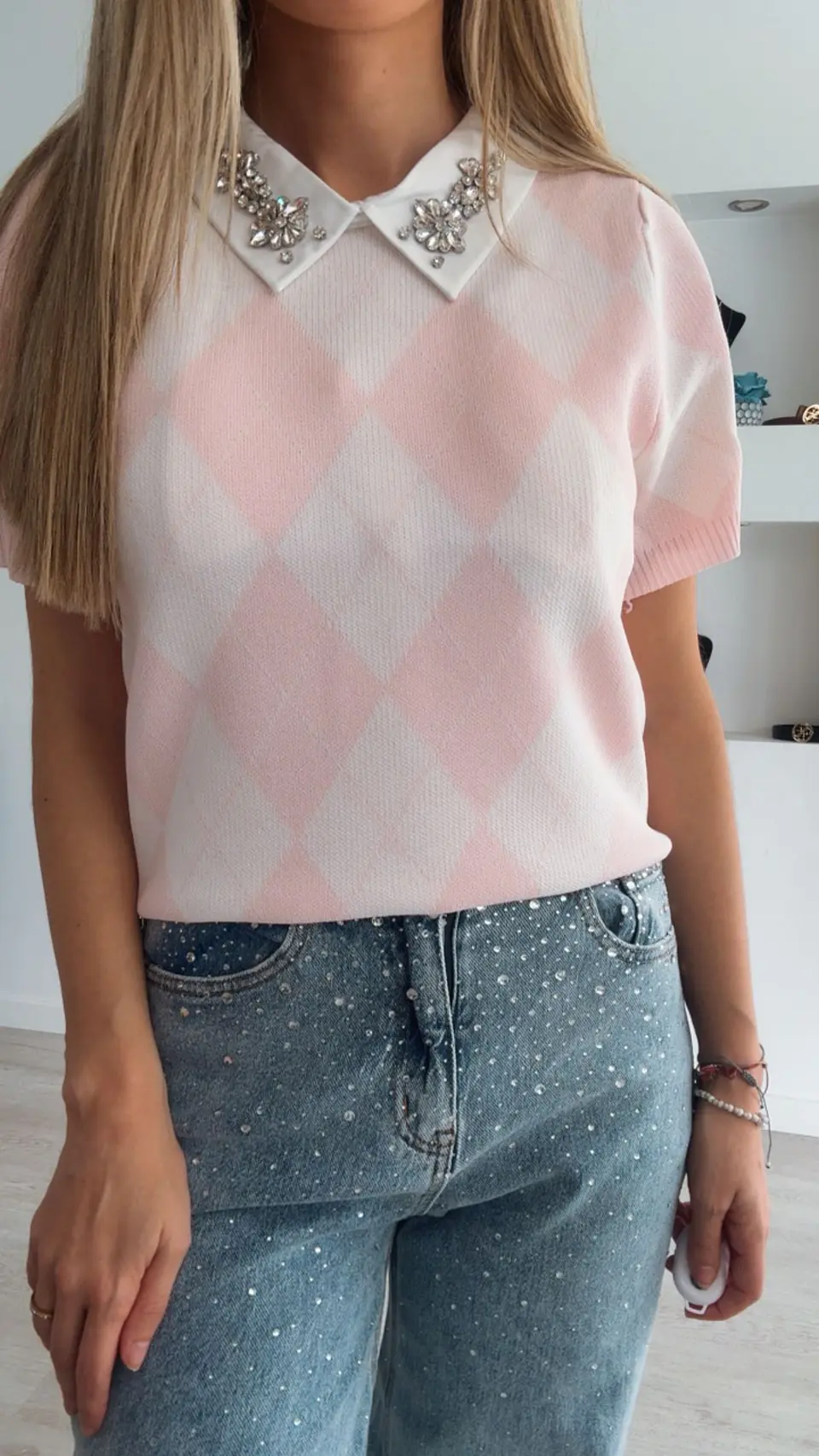 Camisola de manga curta de losangos com brilhantes na gola - TU 11