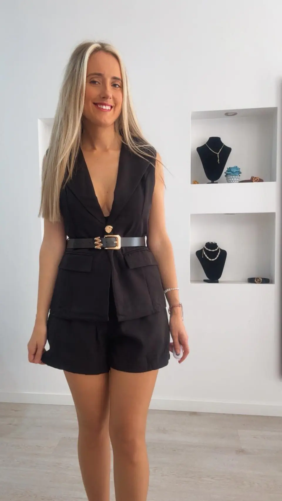 Conjunto de calção e colete com cinto 6