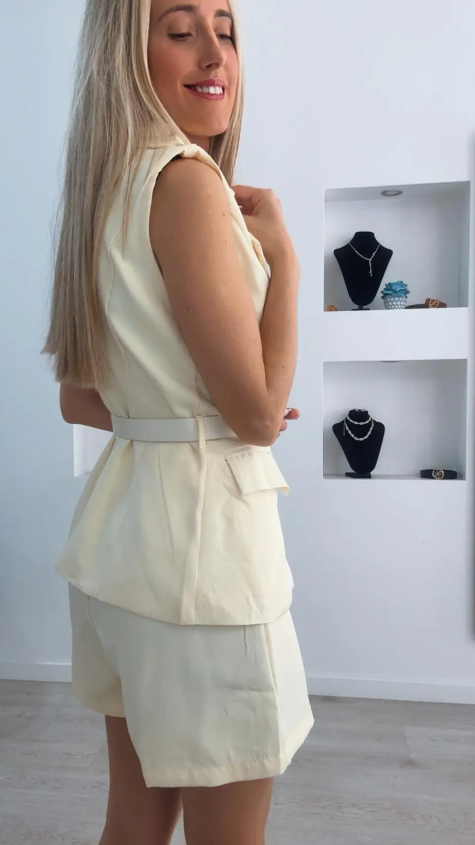 Conjunto de calção e colete com cinto 3