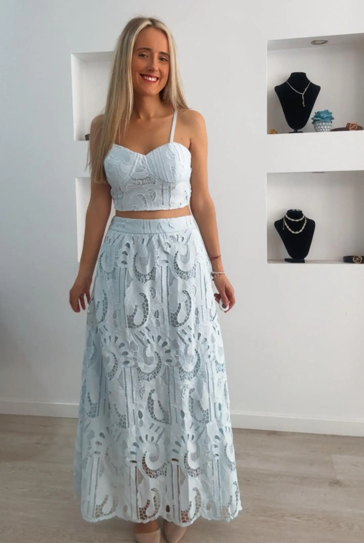 Conjunto de top e saia comprida em renda, forrado 6