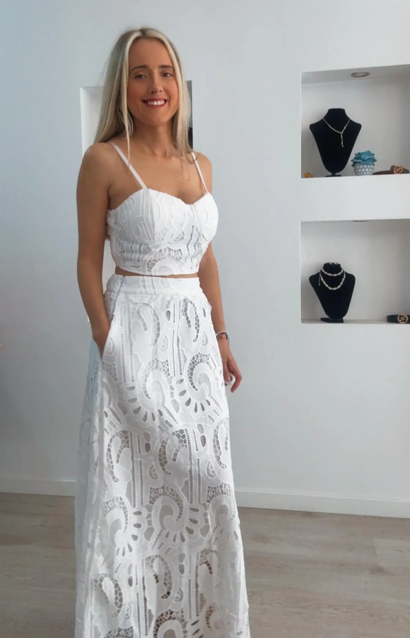 Conjunto de top e saia comprida em renda, forrado 2