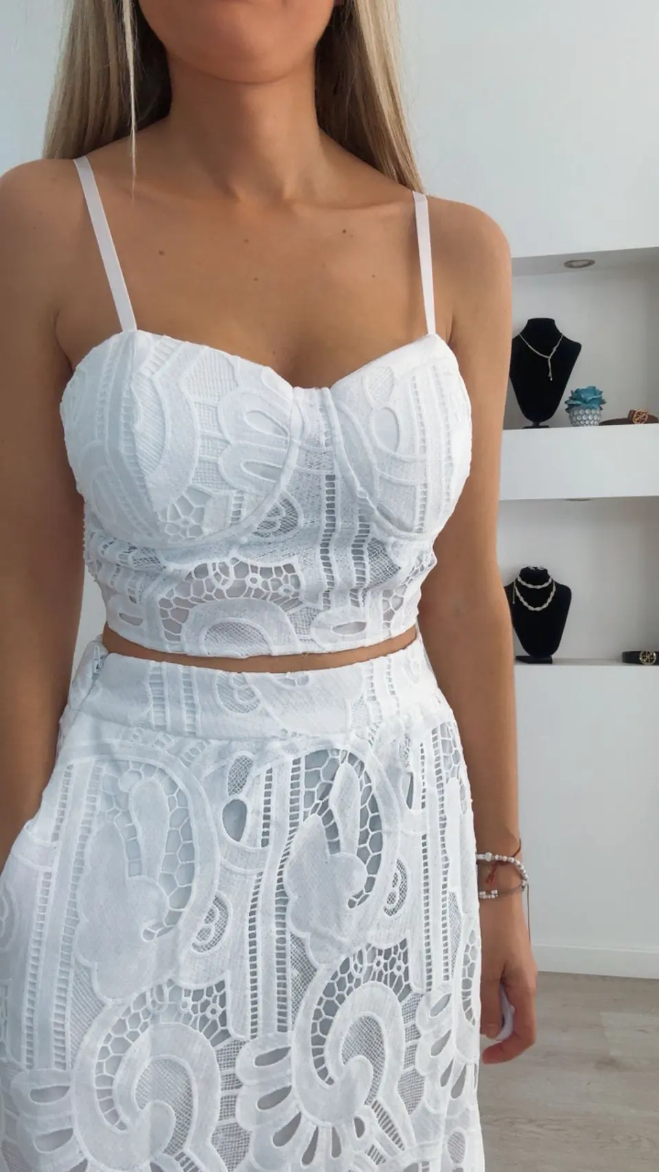 Conjunto de top e saia comprida em renda, forrado 3