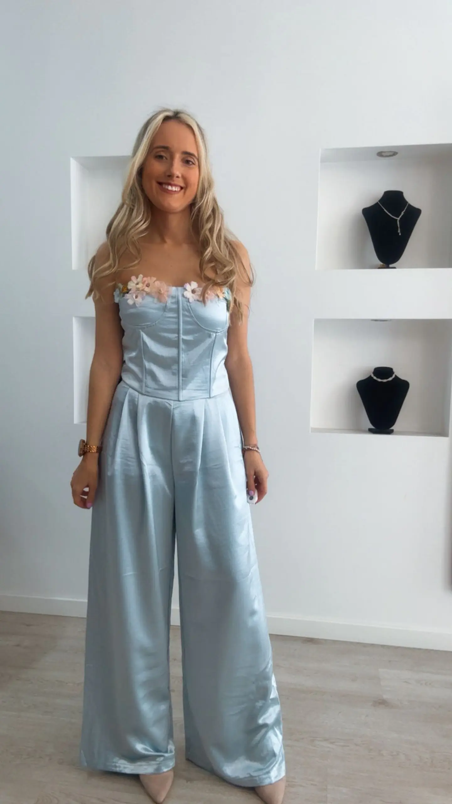 Conjunto de corpete e calça em cetim 1