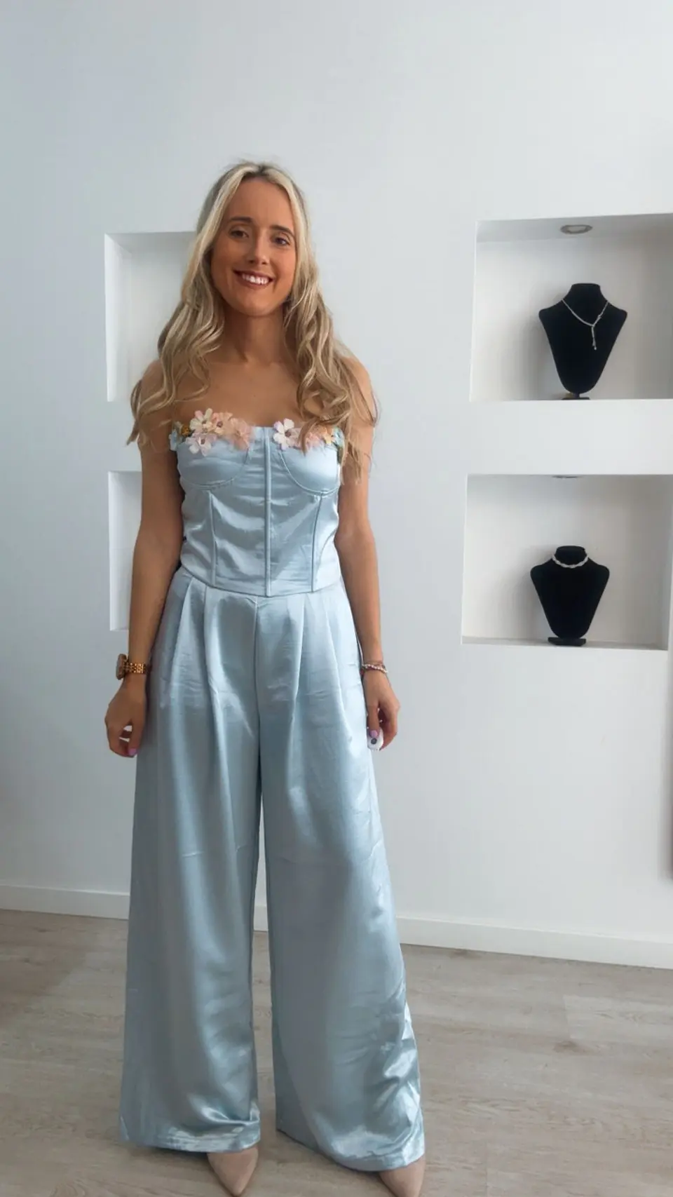 Conjunto de corpete e calça em cetim 1