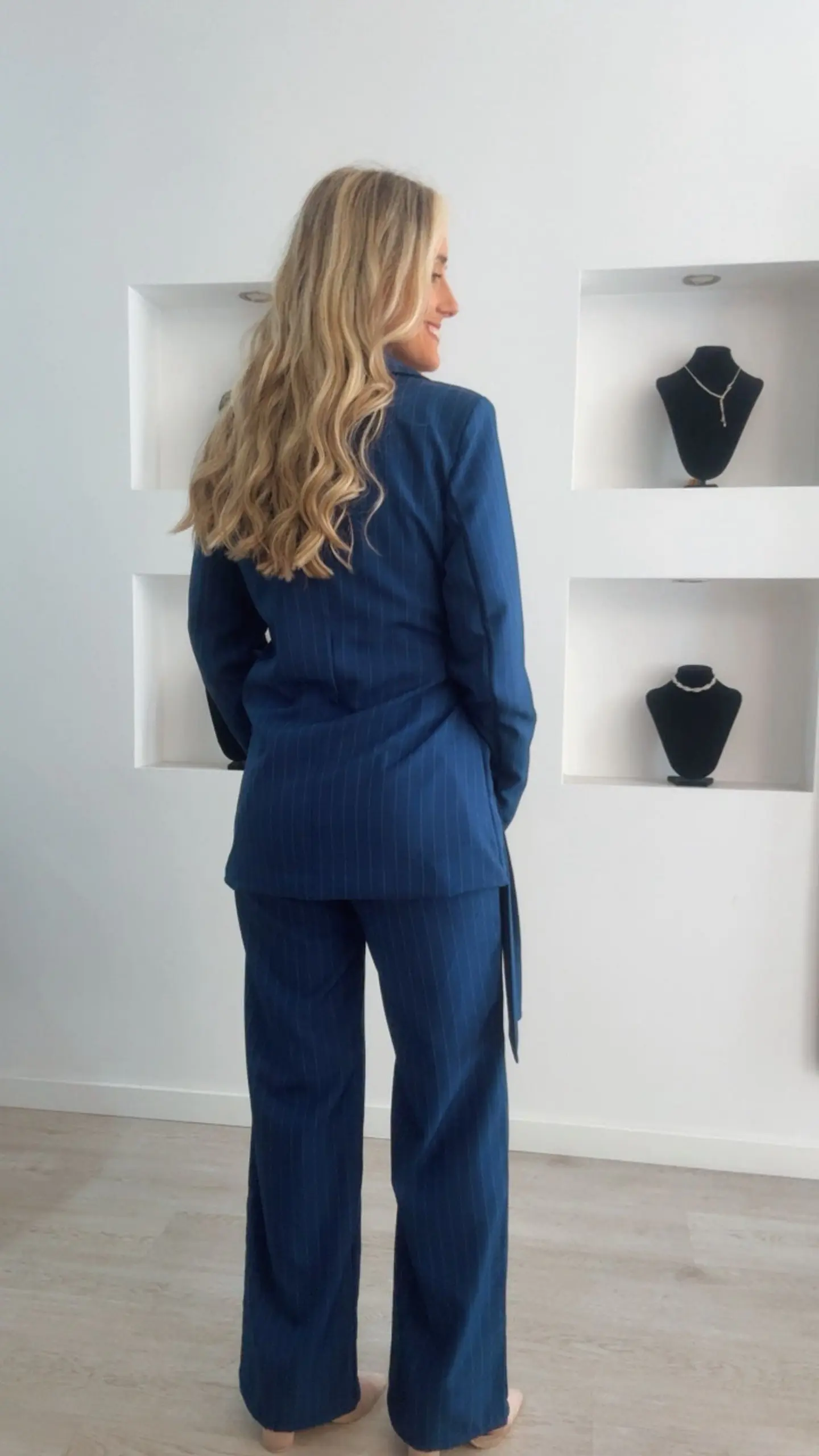 Conjunto de blazer e calça com detalhe de riscas - TU 2