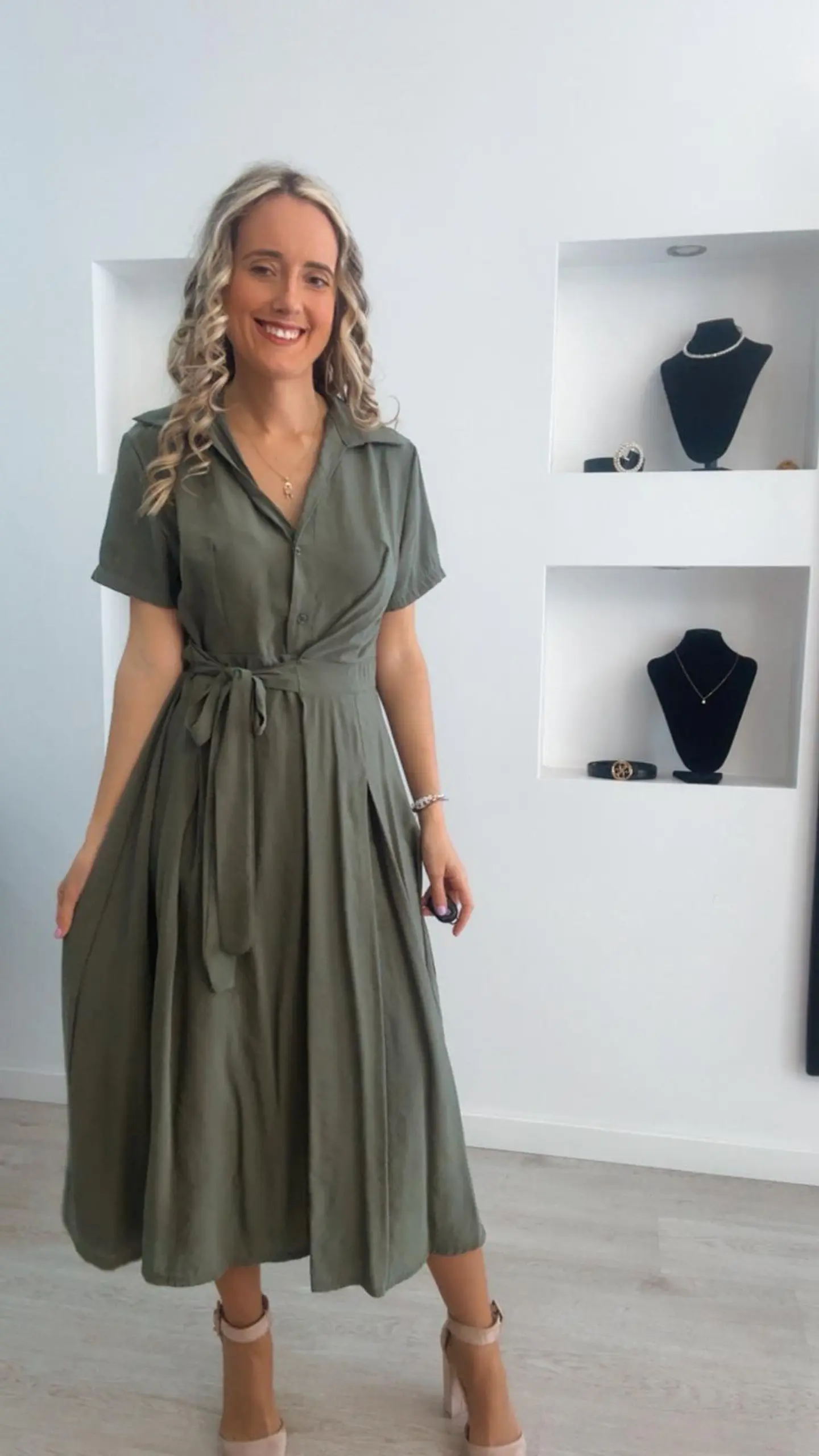 Vestido comprido de manga curta com cinto - TU 10