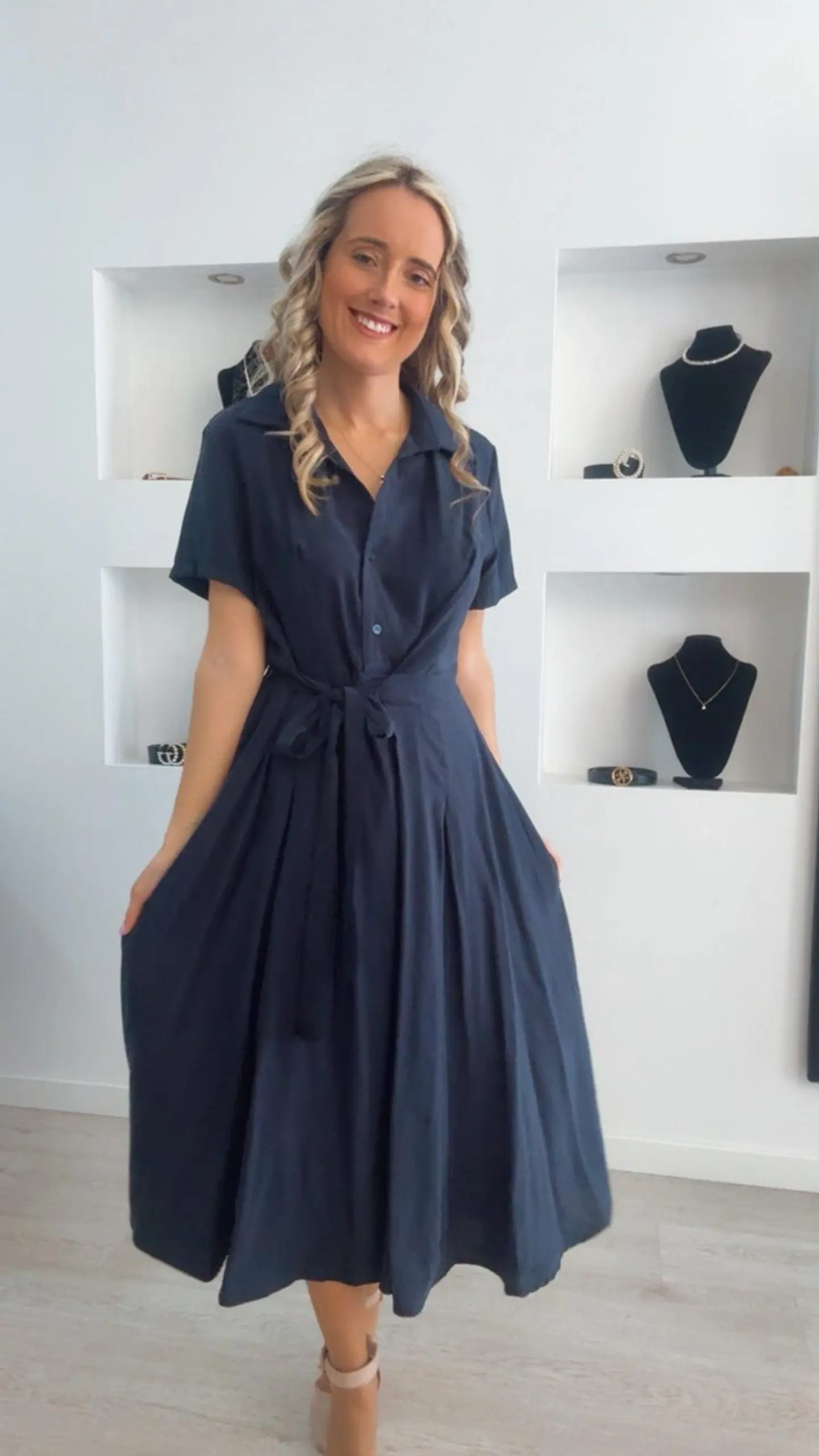 Vestido comprido de manga curta com cinto - TU 1