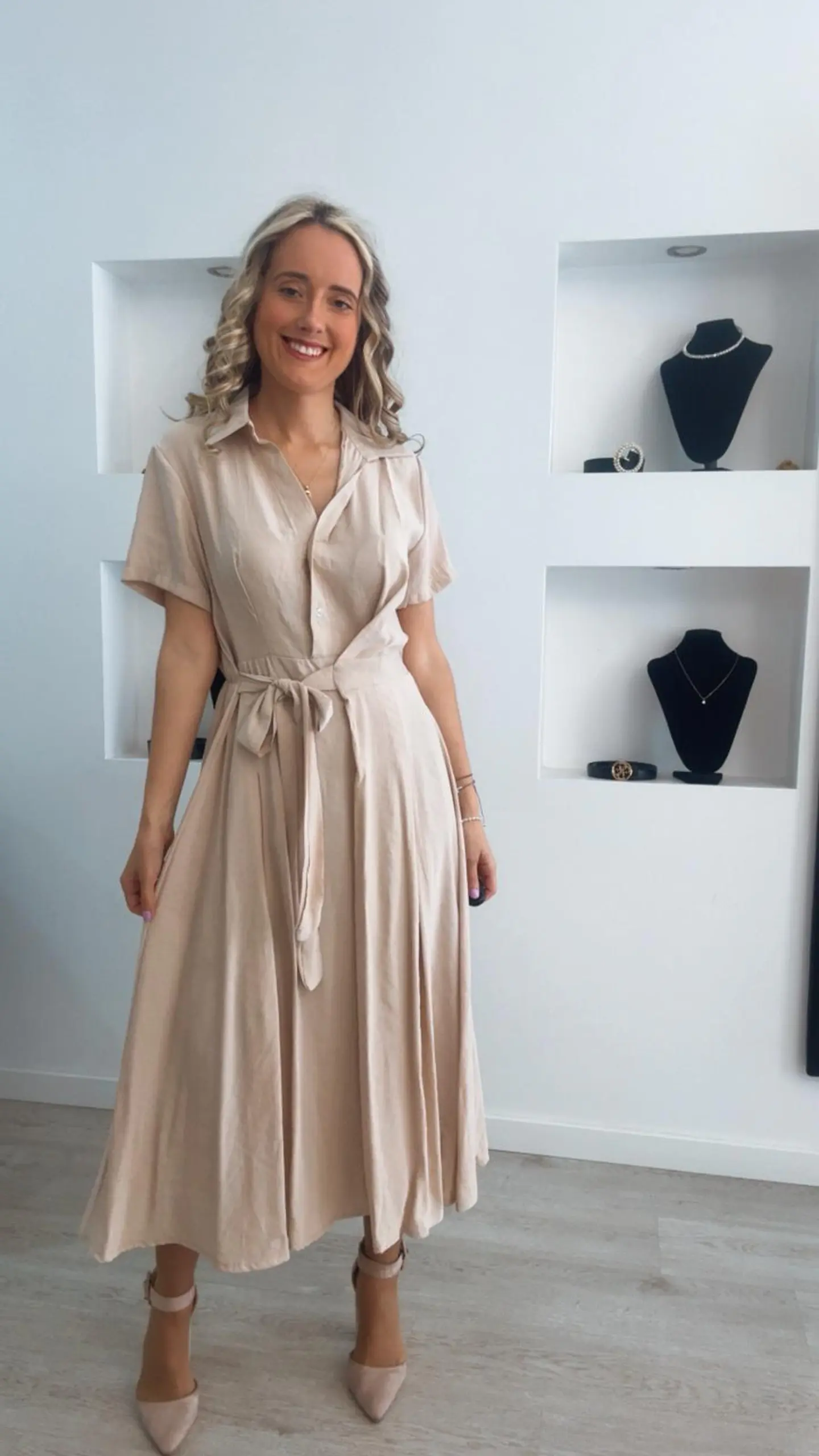 Vestido comprido de manga curta com cinto - TU 9