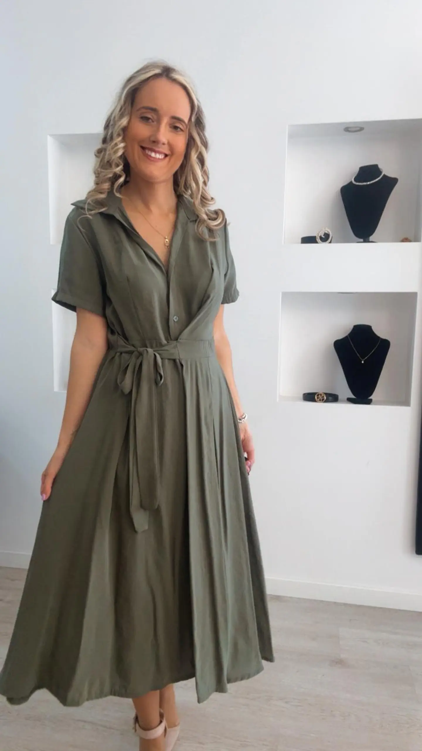 Vestido comprido de manga curta com cinto - TU 13