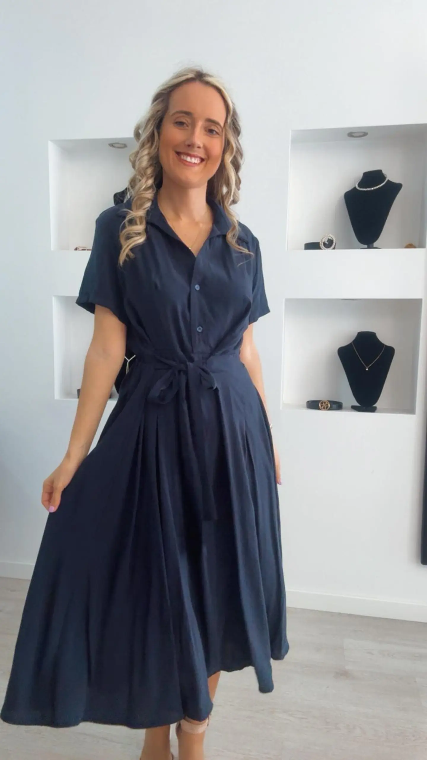 Vestido comprido de manga curta com cinto - TU 4