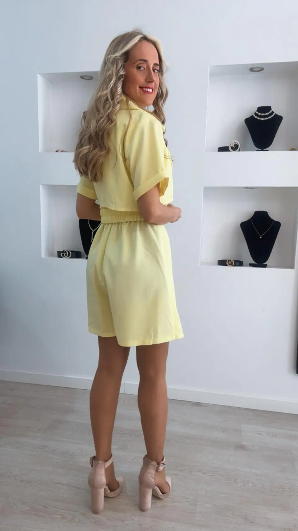 Macacão com detalhe de cinto elástico - TU 8