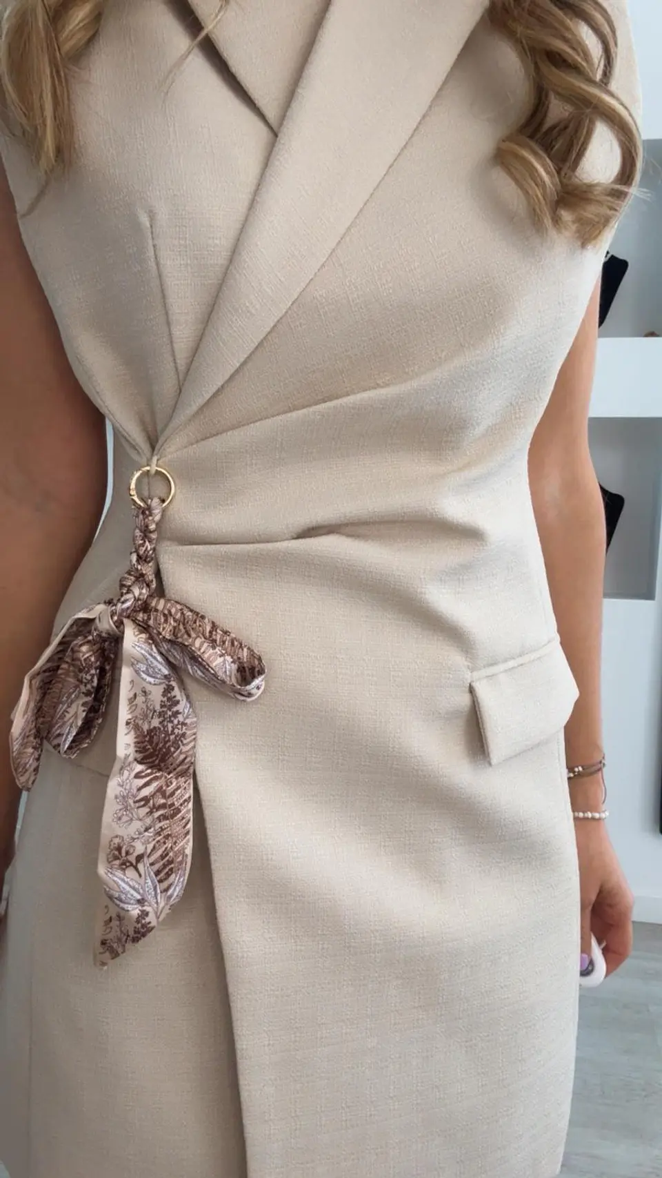 Vestido clássico em linho 3